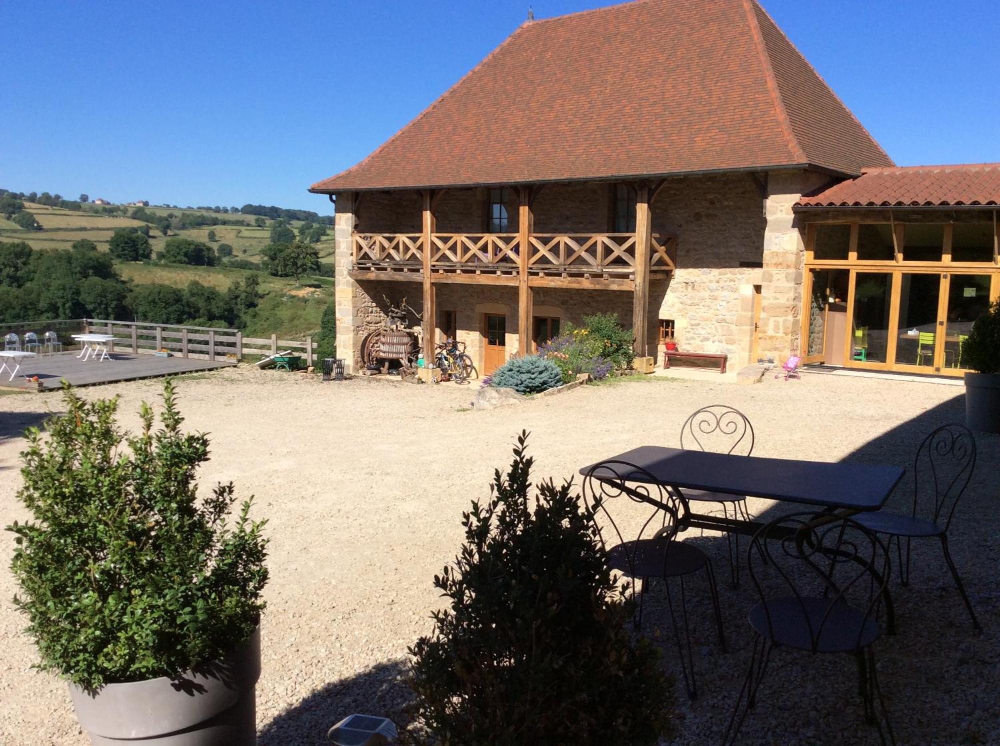 Bed and Breakfast Domaine De Noyer Saint-Christophe-en-Brionnais Exteriér fotografie
