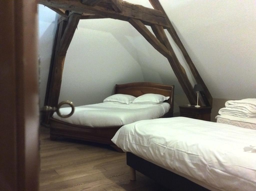 Bed and Breakfast Domaine De Noyer Saint-Christophe-en-Brionnais Pokoj fotografie