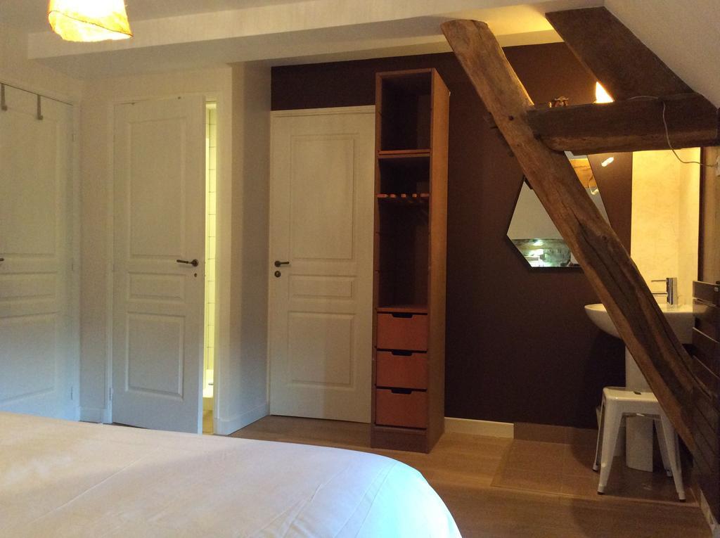 Bed and Breakfast Domaine De Noyer Saint-Christophe-en-Brionnais Pokoj fotografie