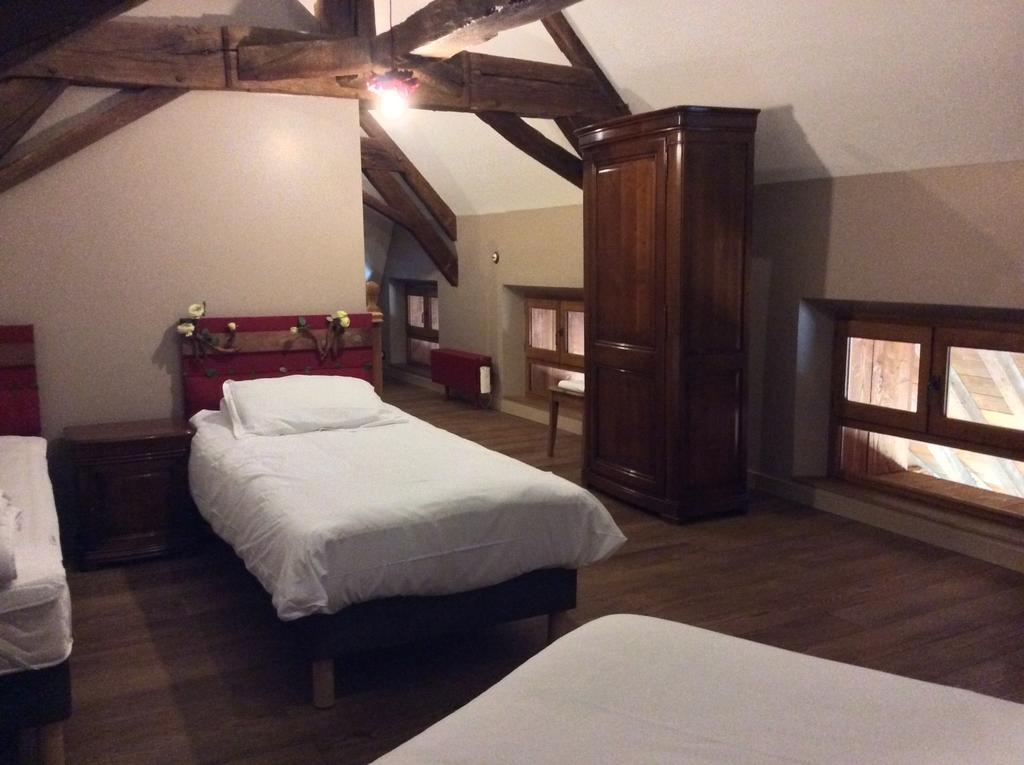 Bed and Breakfast Domaine De Noyer Saint-Christophe-en-Brionnais Pokoj fotografie
